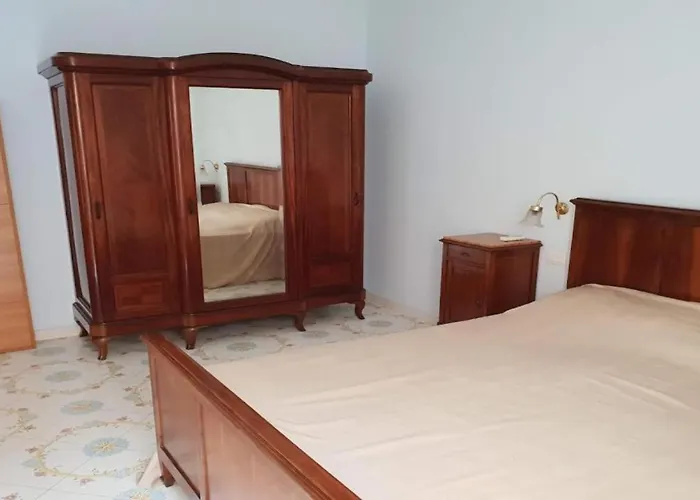 Domino House Center *