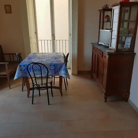 Domino House Center *